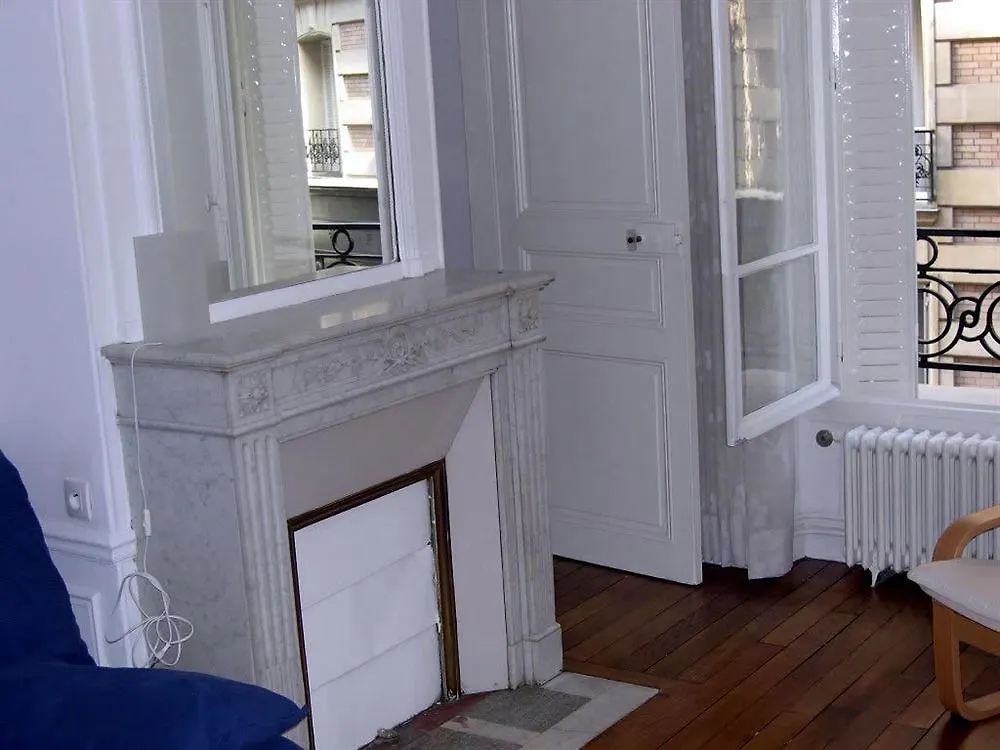 Hotel Arlette Clichy